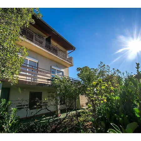 Velebit Apartamento *